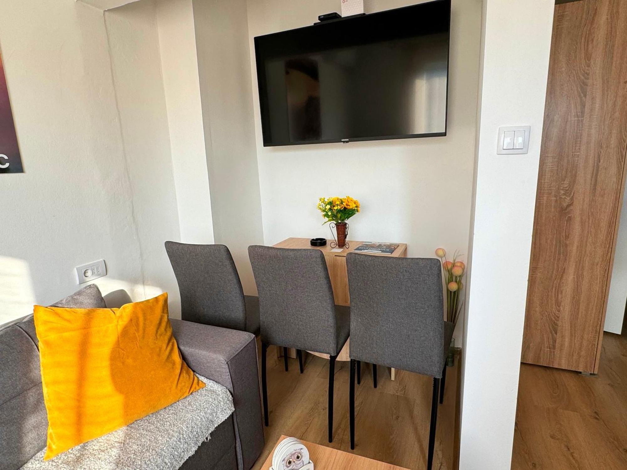 Vuk Apartman Donji Milanovac Exteriér fotografie